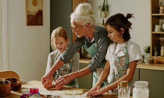 Guía para la organización de actividades intergeneracionales