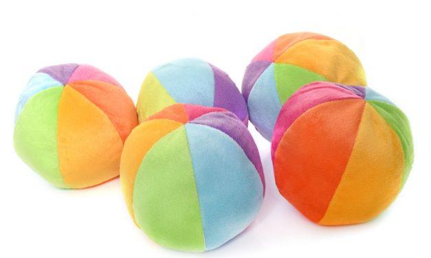 Guía de juegos con pelotas recicladas