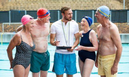 Guía para adaptar juegos de piscina a diferentes edades